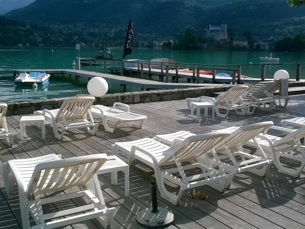 Ferienwohnung Studio Les Pieds Dans L'Eau Au Bord Du Lac D'Annecy Duingt Exterior foto