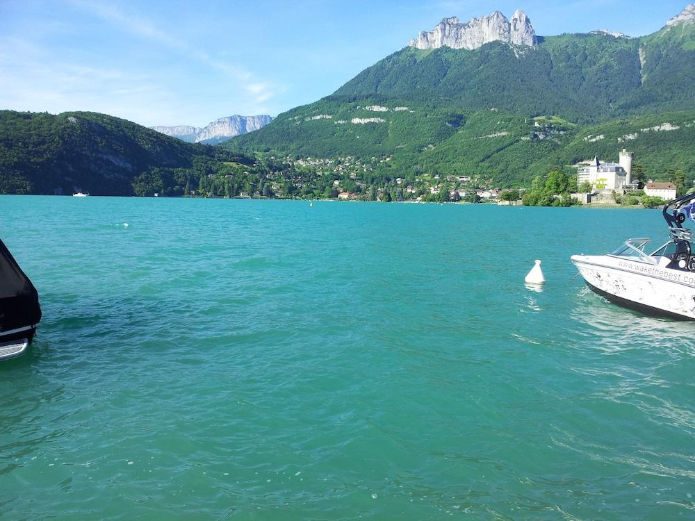 Ferienwohnung Studio Les Pieds Dans L'Eau Au Bord Du Lac D'Annecy Duingt Exterior foto