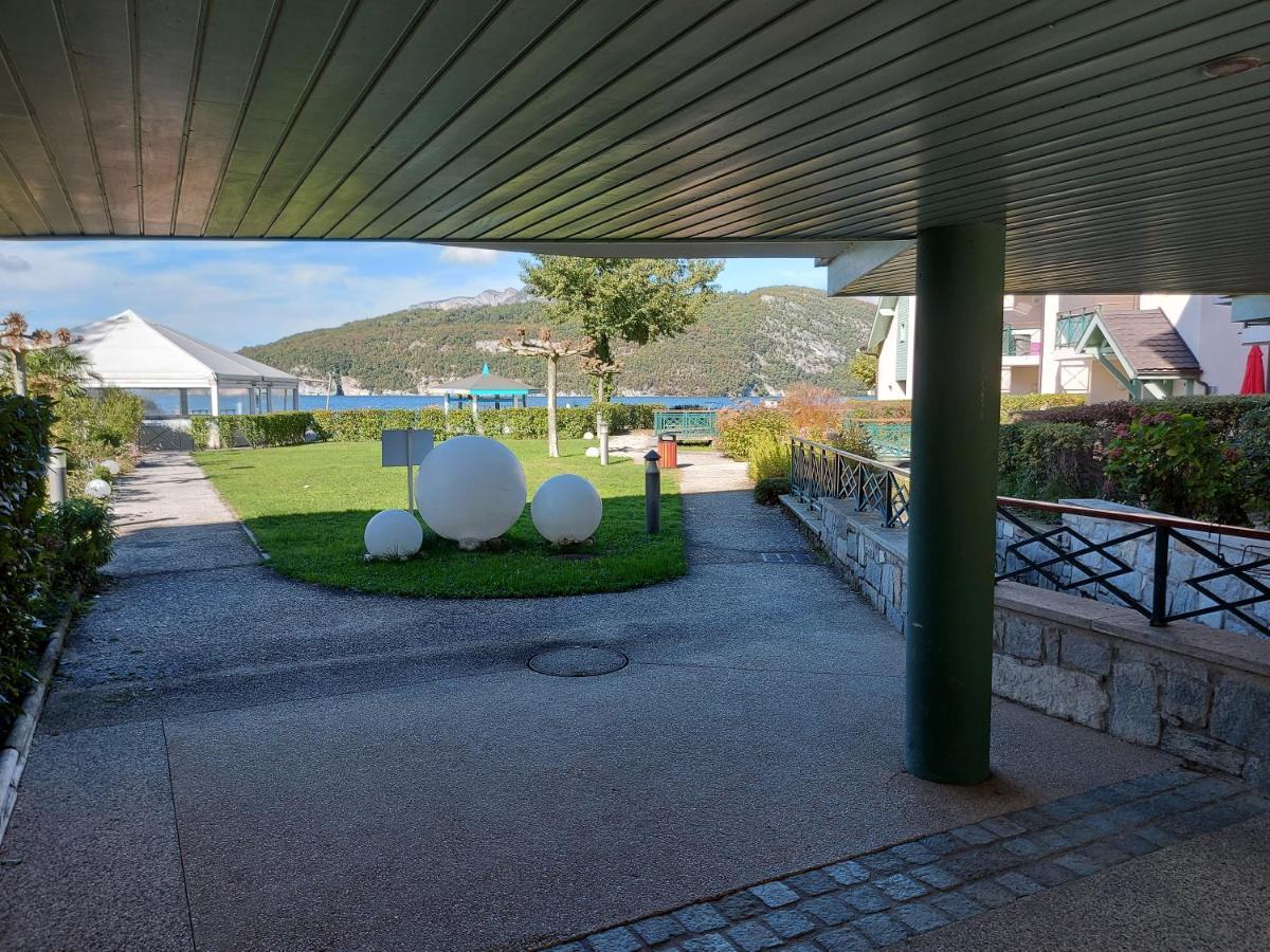 Studio Les Pieds Dans L'Eau Au Bord Du Lac D'Annecy Duingt Exterior foto