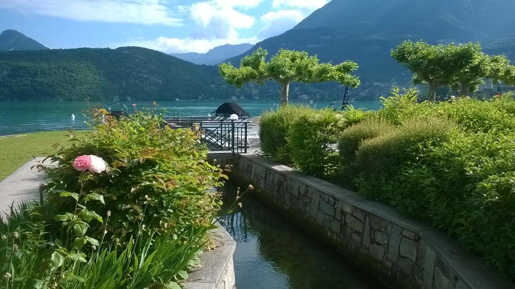 Ferienwohnung Studio Les Pieds Dans L'Eau Au Bord Du Lac D'Annecy Duingt Exterior foto